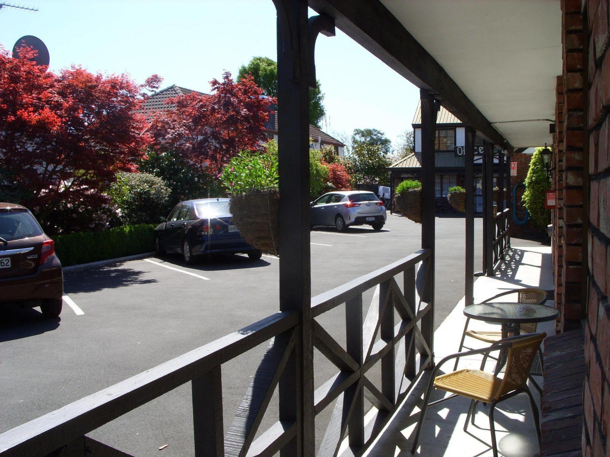 Tudor Court Motel Christchurch Extérieur photo