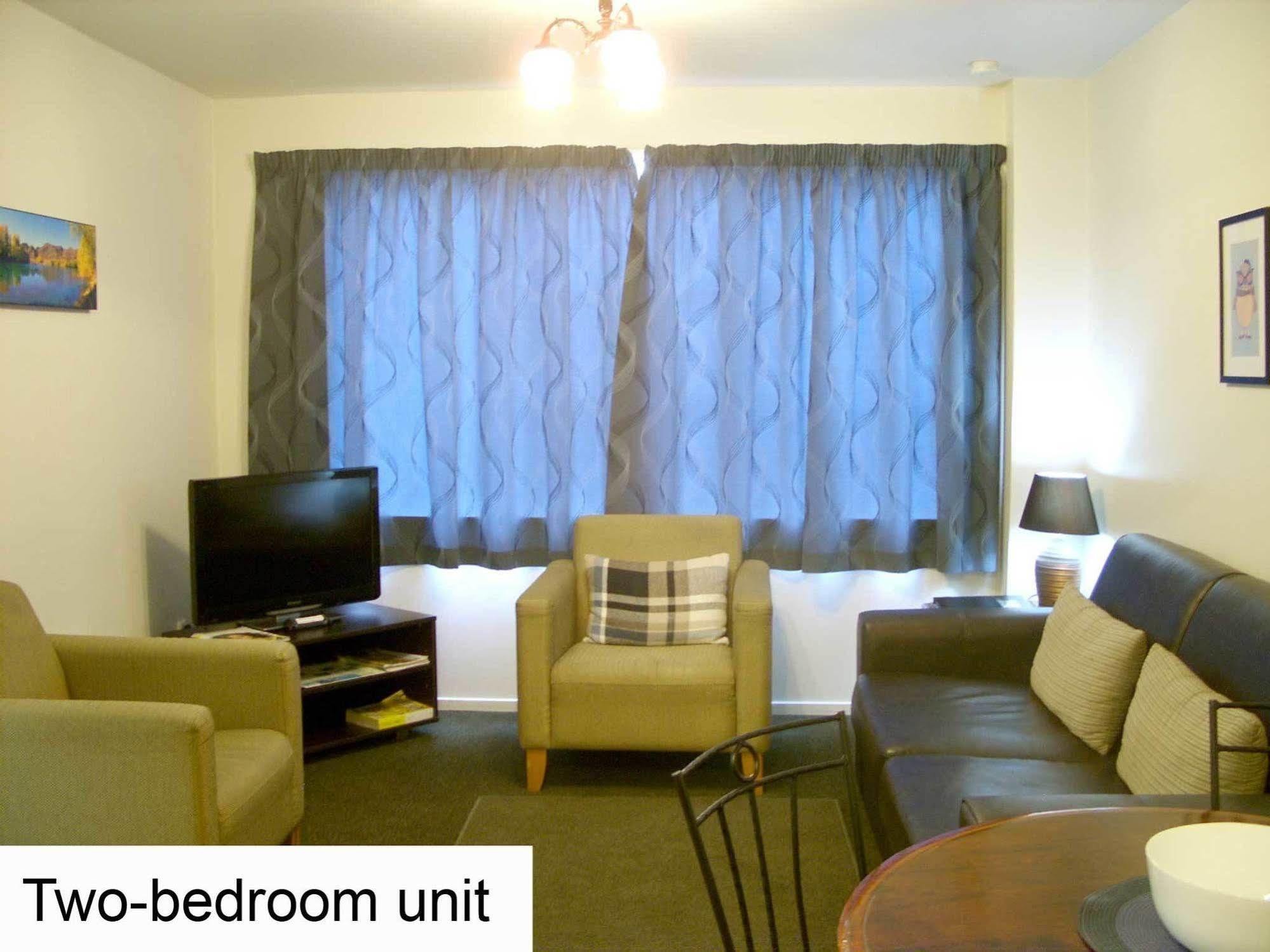 Tudor Court Motel Christchurch Extérieur photo