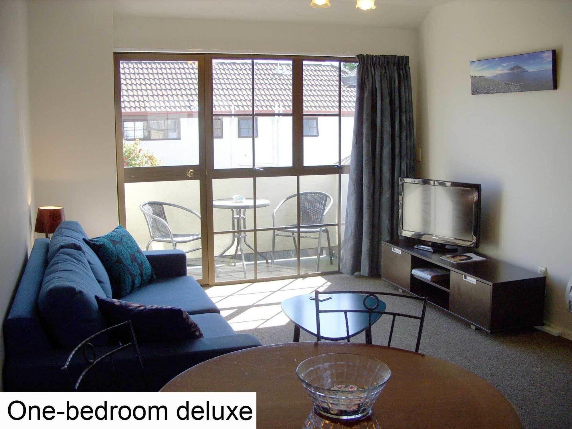 Tudor Court Motel Christchurch Extérieur photo