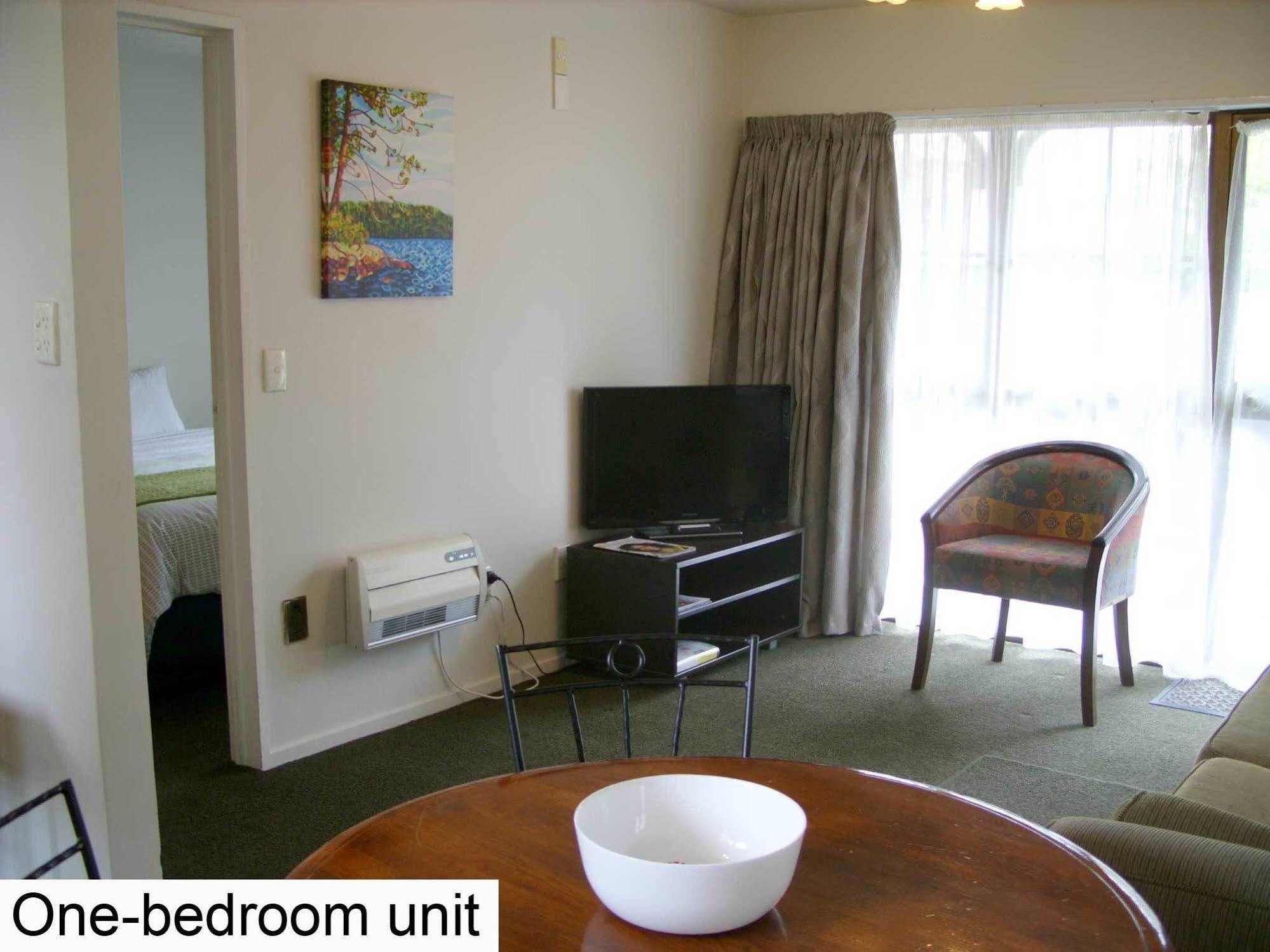 Tudor Court Motel Christchurch Extérieur photo