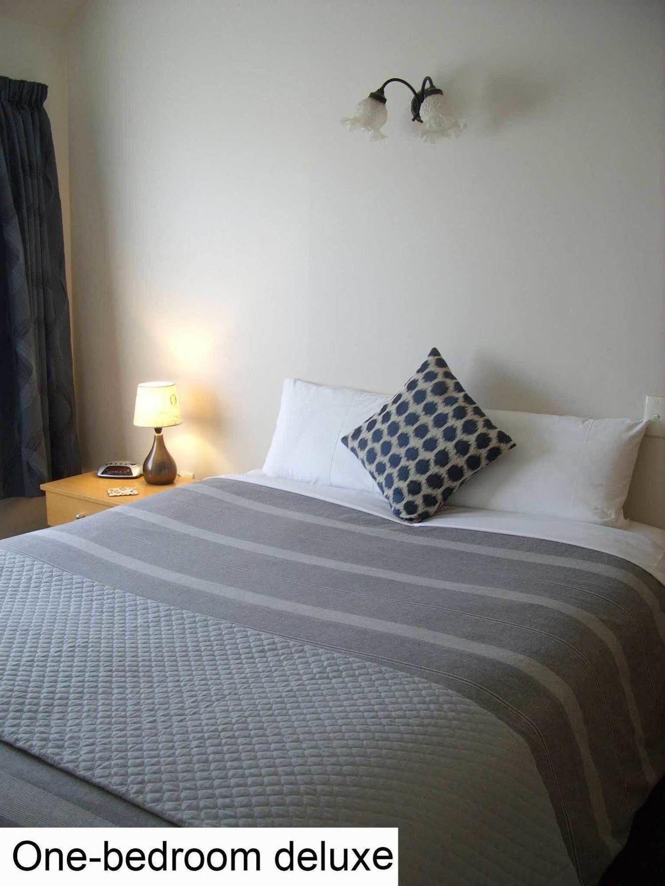 Tudor Court Motel Christchurch Extérieur photo