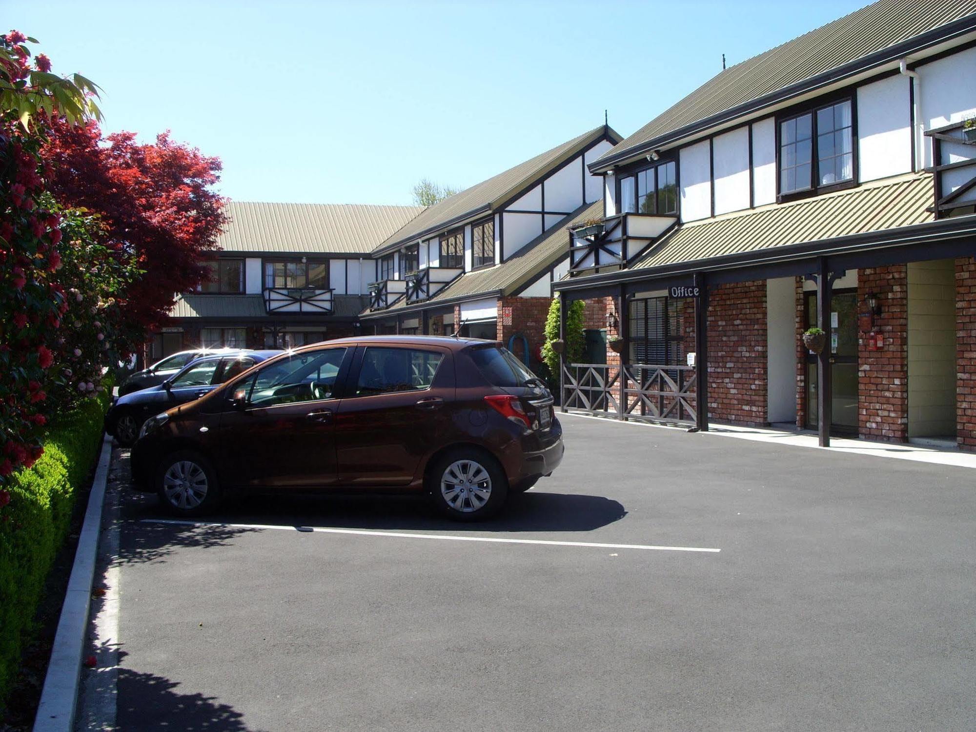 Tudor Court Motel Christchurch Extérieur photo